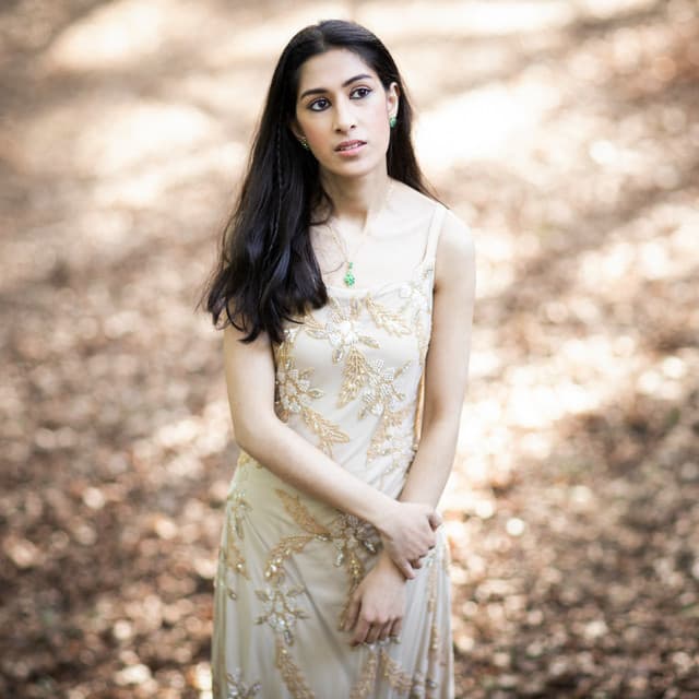 Mishka Rushdie Momen