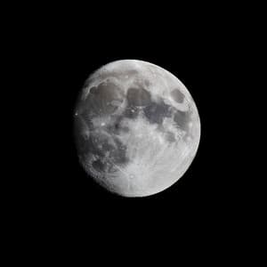 Quietud Nocturna: Melodías Delicadas Para La Paz Del Anochecer - Serenidad y Bienestar