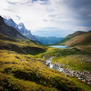 Lofi Tranquil Horizon: Soft Sounds for Relaxed Reflection and Clear Minds - Waves of Relax