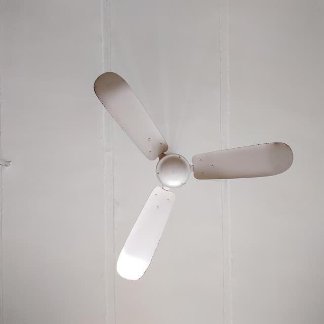 10 Hours White Noise: Blissful Fan Whirl - White Noise for Babies